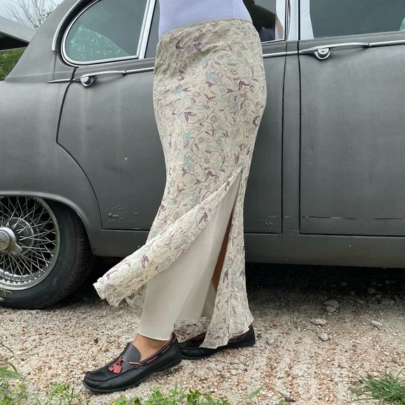 Express Cream and Purple Maxi Skirt - Picture 3 of 10